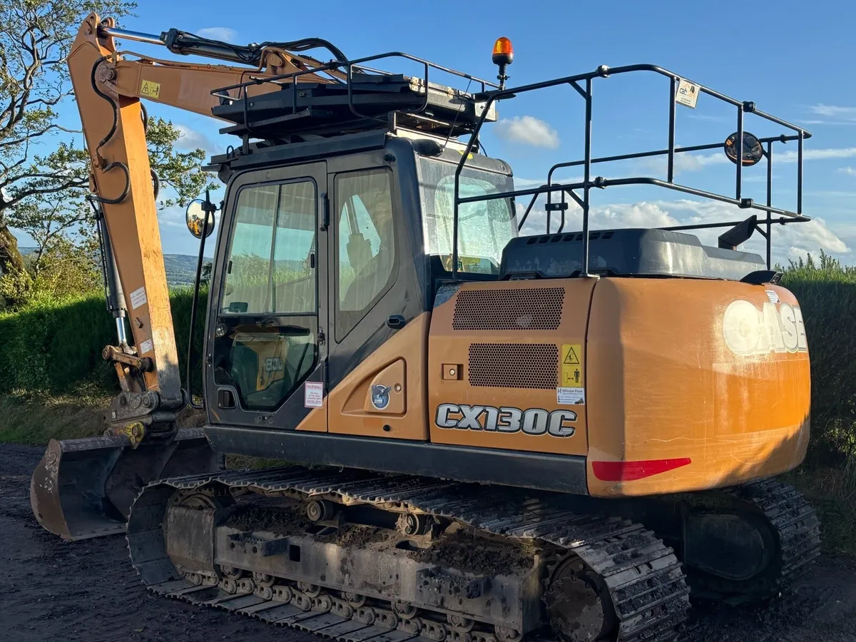 Case 130C Excavator/Digger - Image 3
