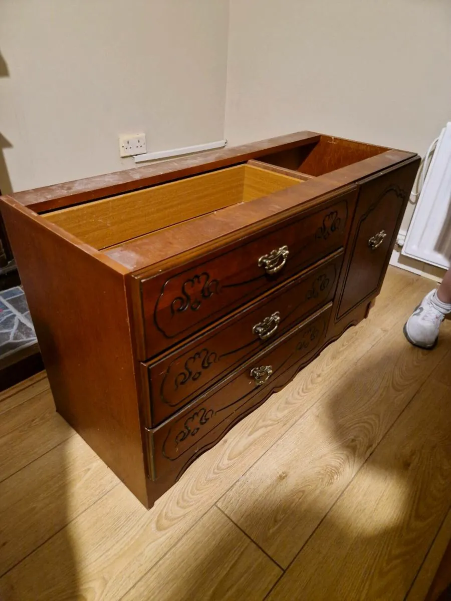 Cabinet - Image 3