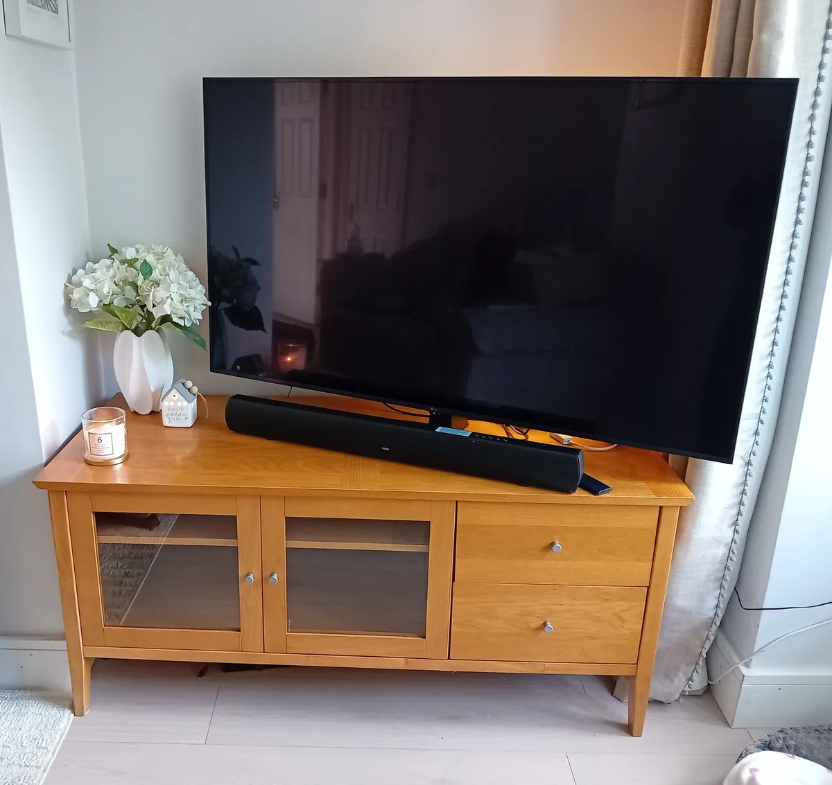 TV Unit - Image 1