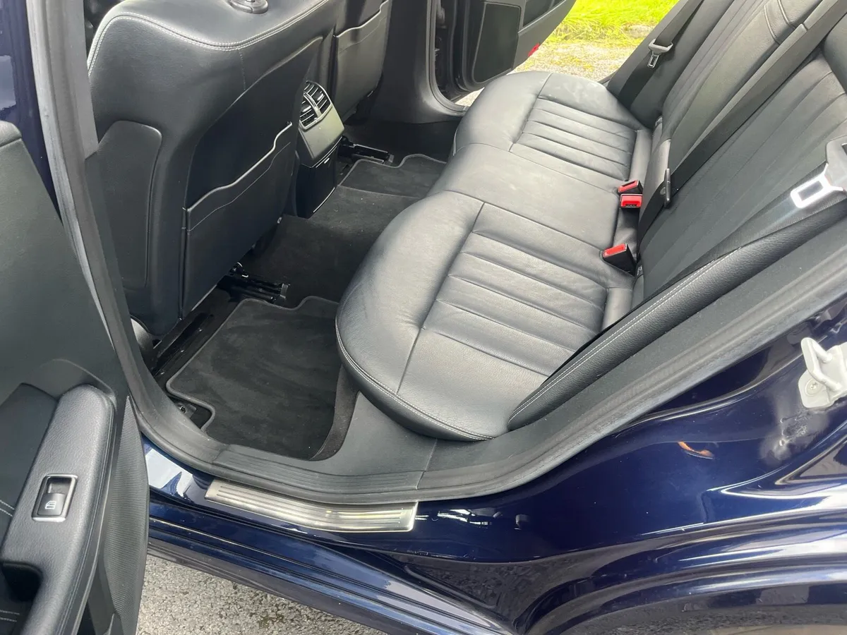E2 20 Mercedes-Benz - Image 3