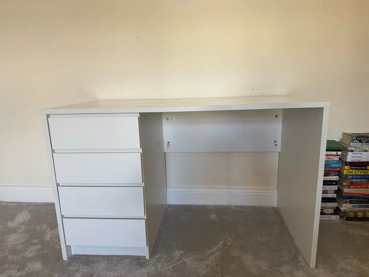 Study desk - Image 1