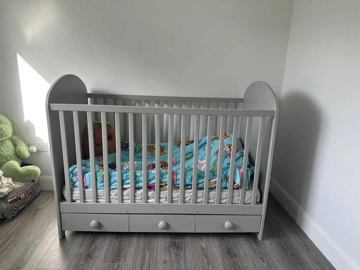 Cot/toddler bed - Image 2