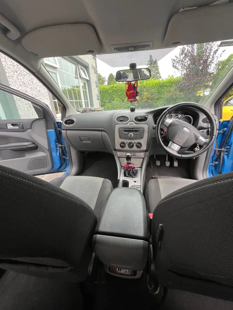 Ford Focus 2010 - Image 3