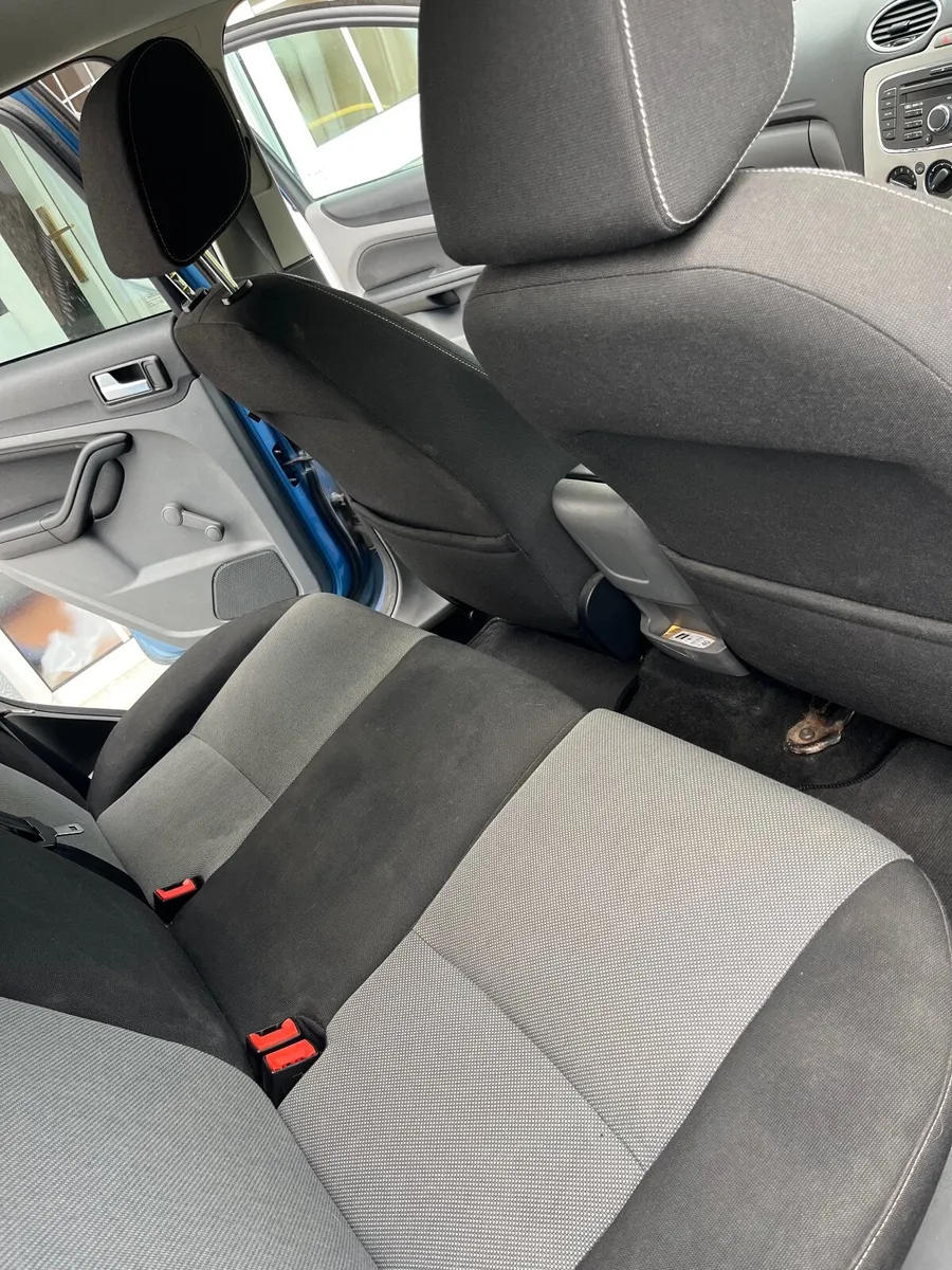 Ford Focus 2010 - Image 4
