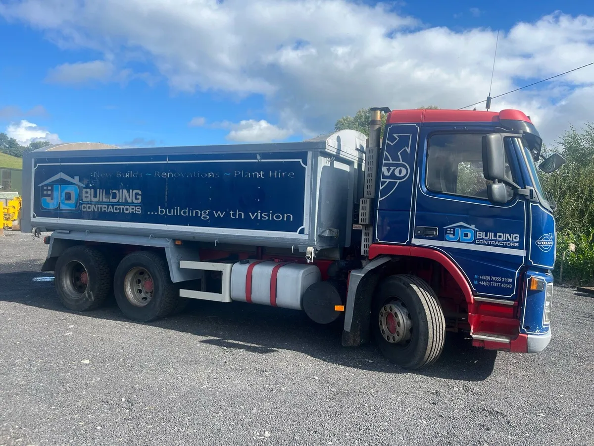 2004 Volvo tipper - Image 3