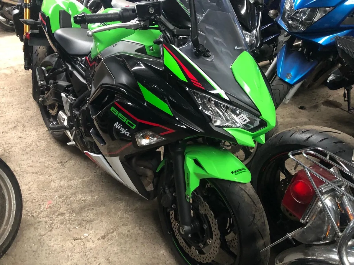 Kawasaki  er 650 2022  mint - Image 3