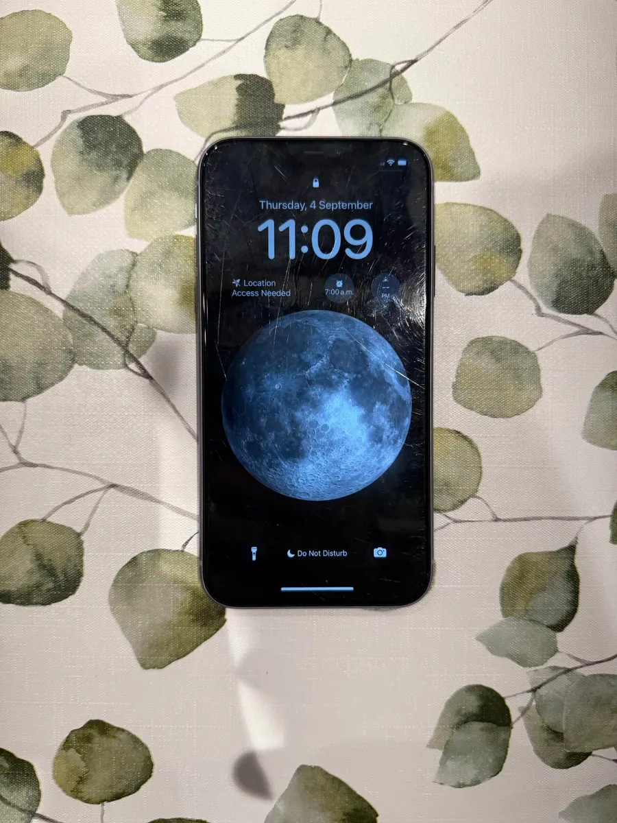 Purple Iphone 11 64GB - Image 1