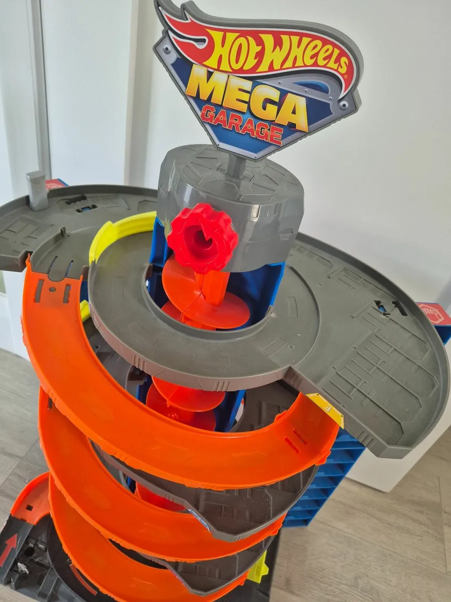 Hot wheels garage - Image 3