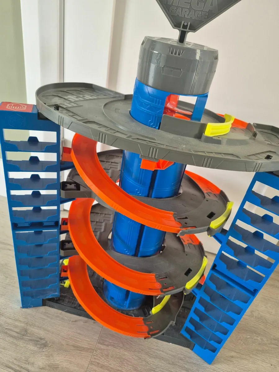 Hot wheels garage - Image 2