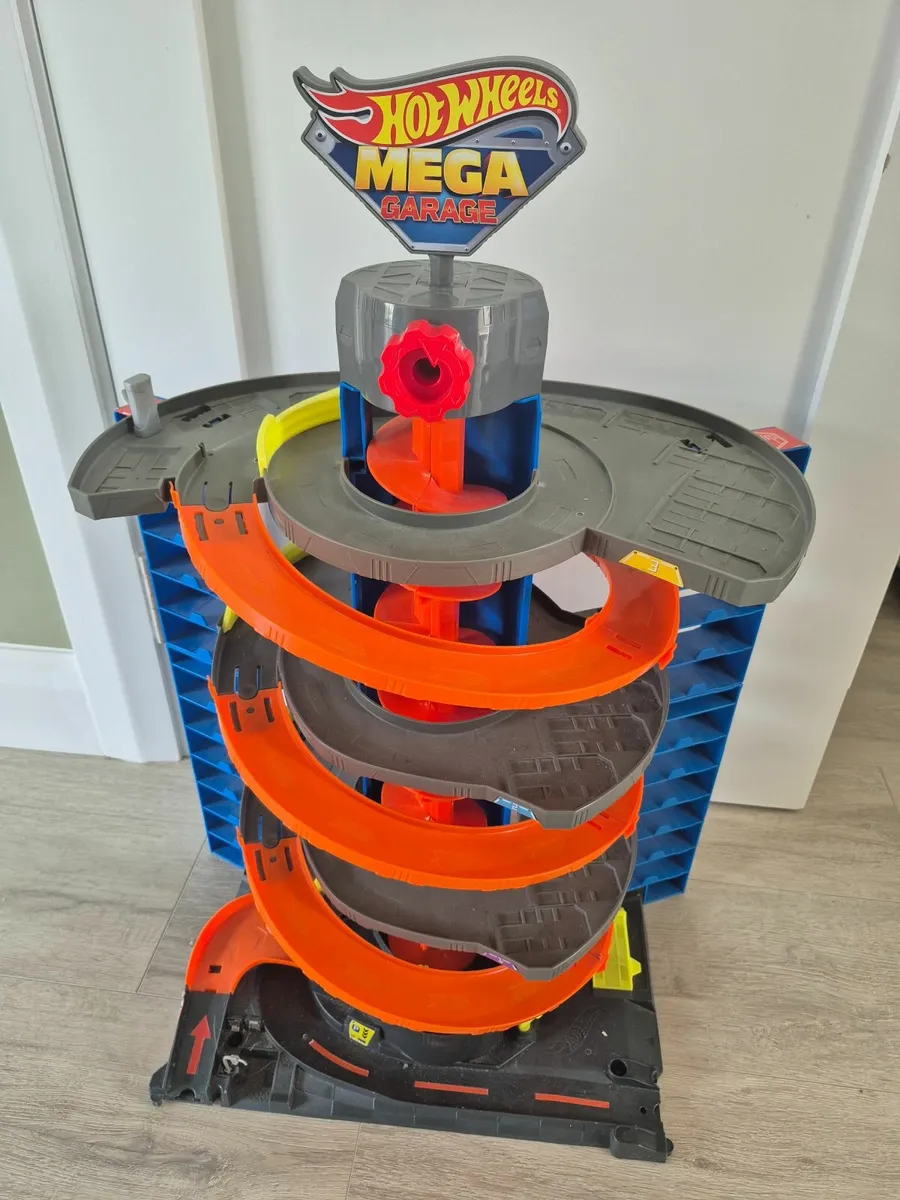 Hot wheels garage - Image 1