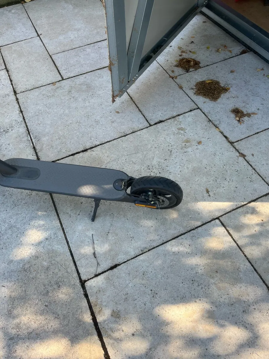 Electric scooter - Image 3