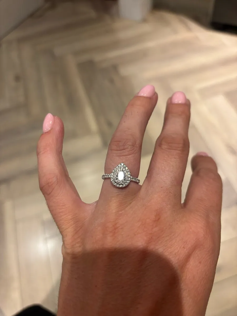 Engagement ring - Image 2