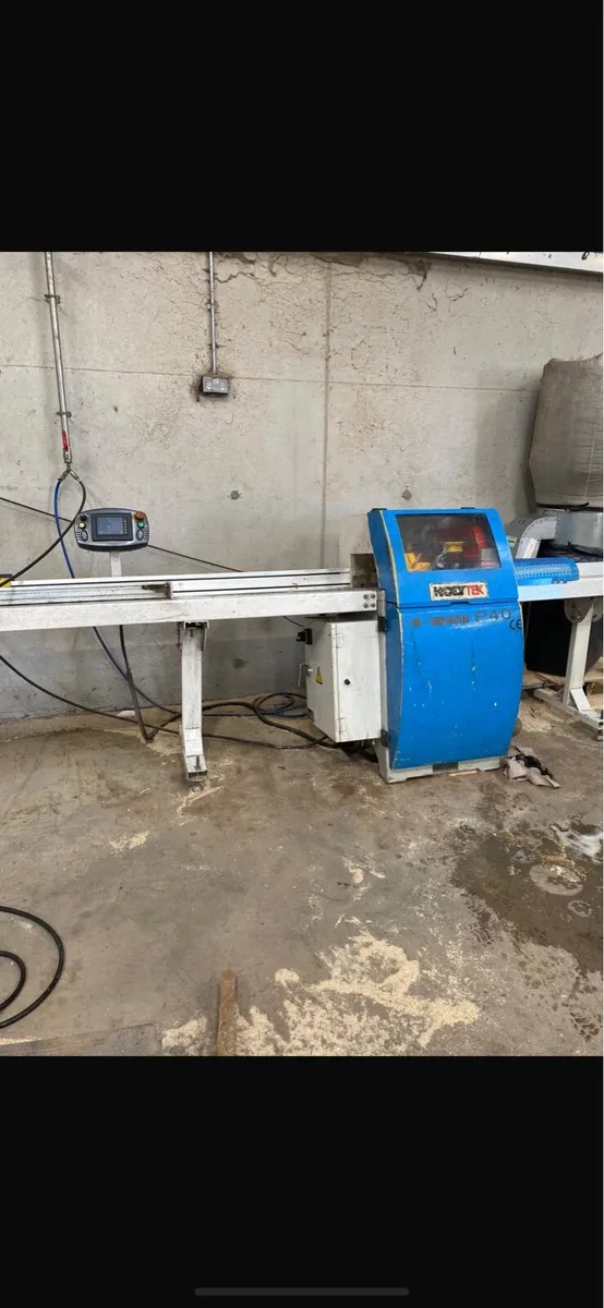 Automatuc crosscut saw. - Image 1