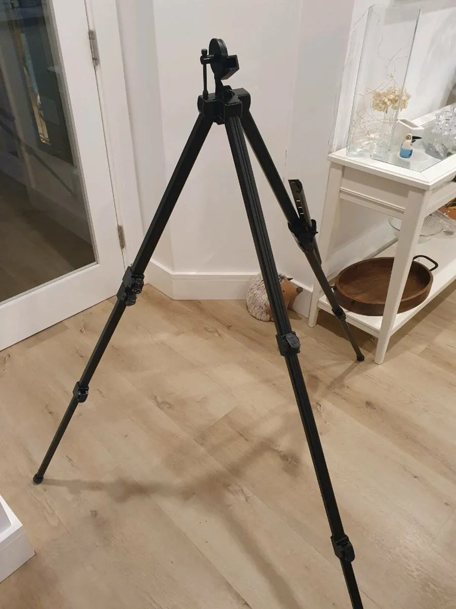 Easel - Image 2