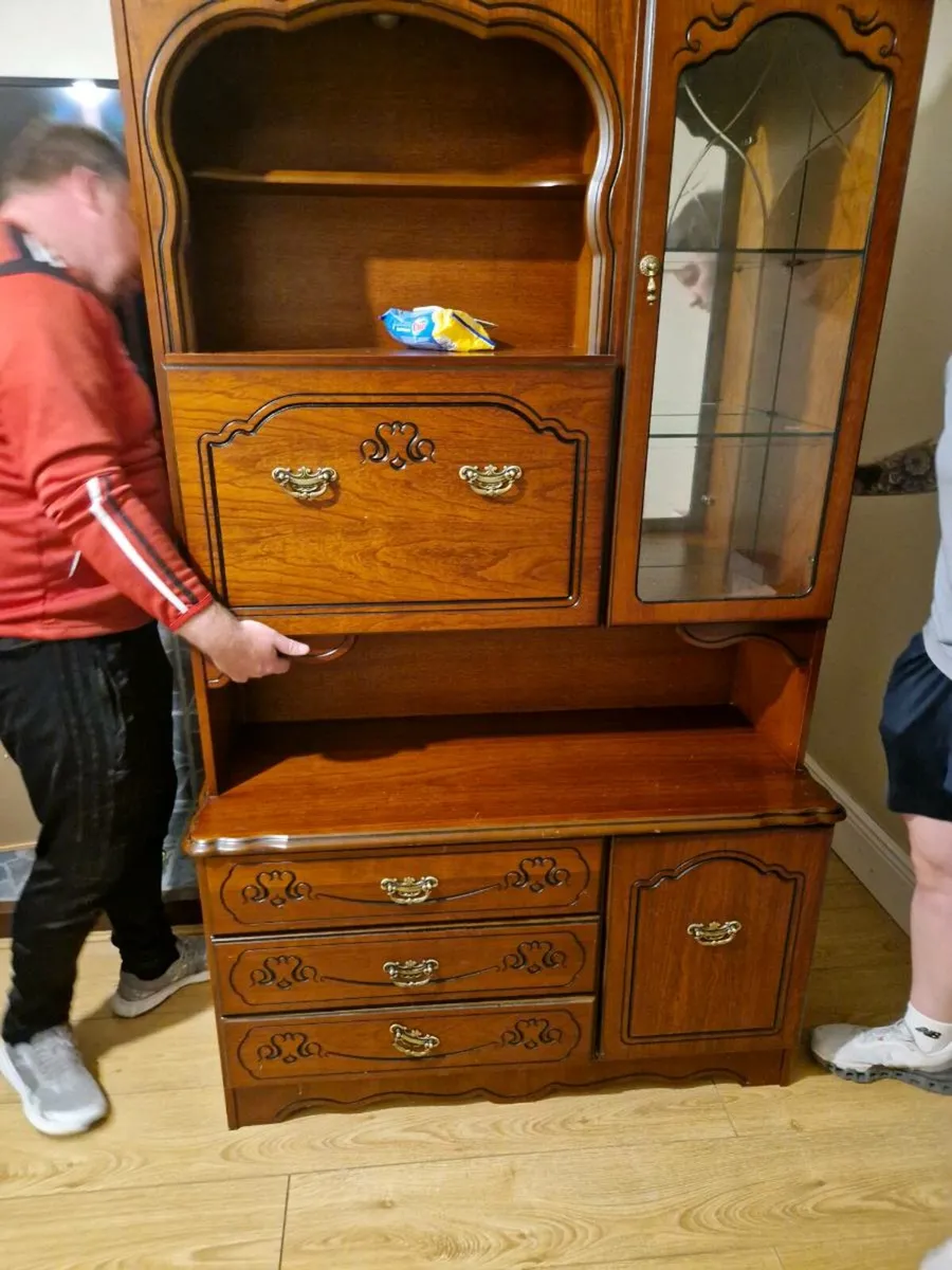 Cabinet - Image 1