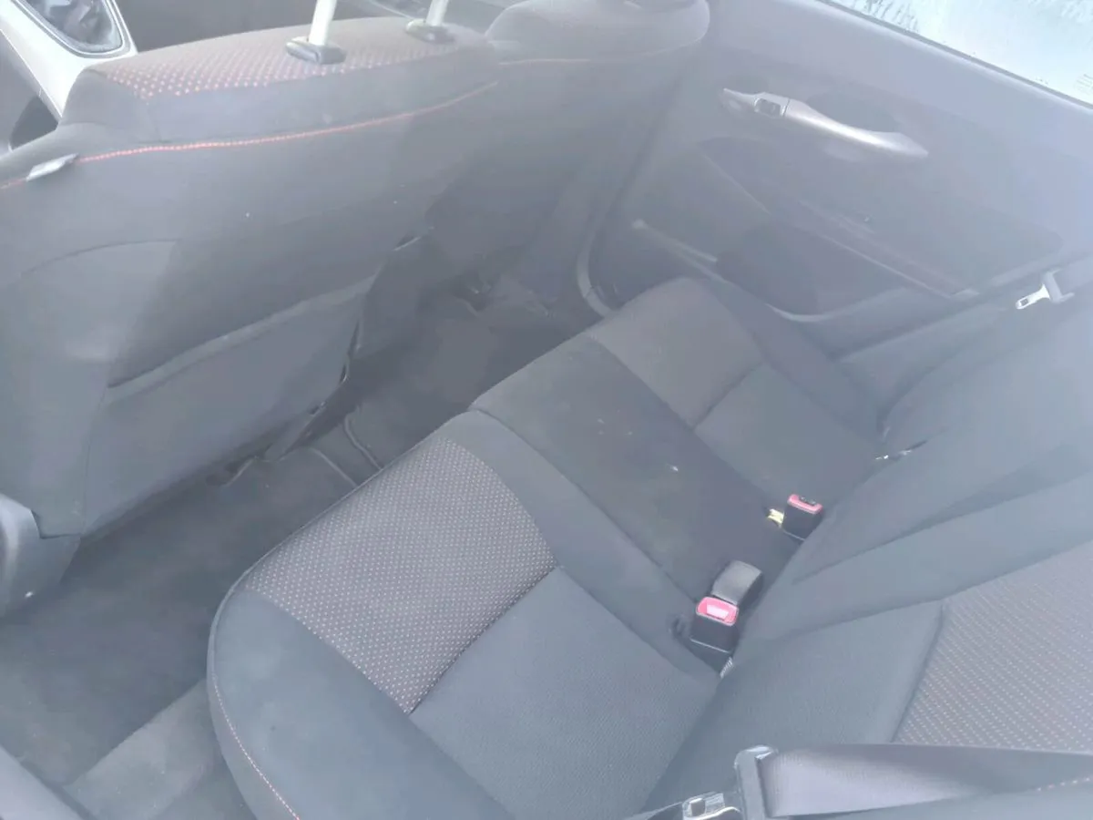 Toyota Auris - Image 4