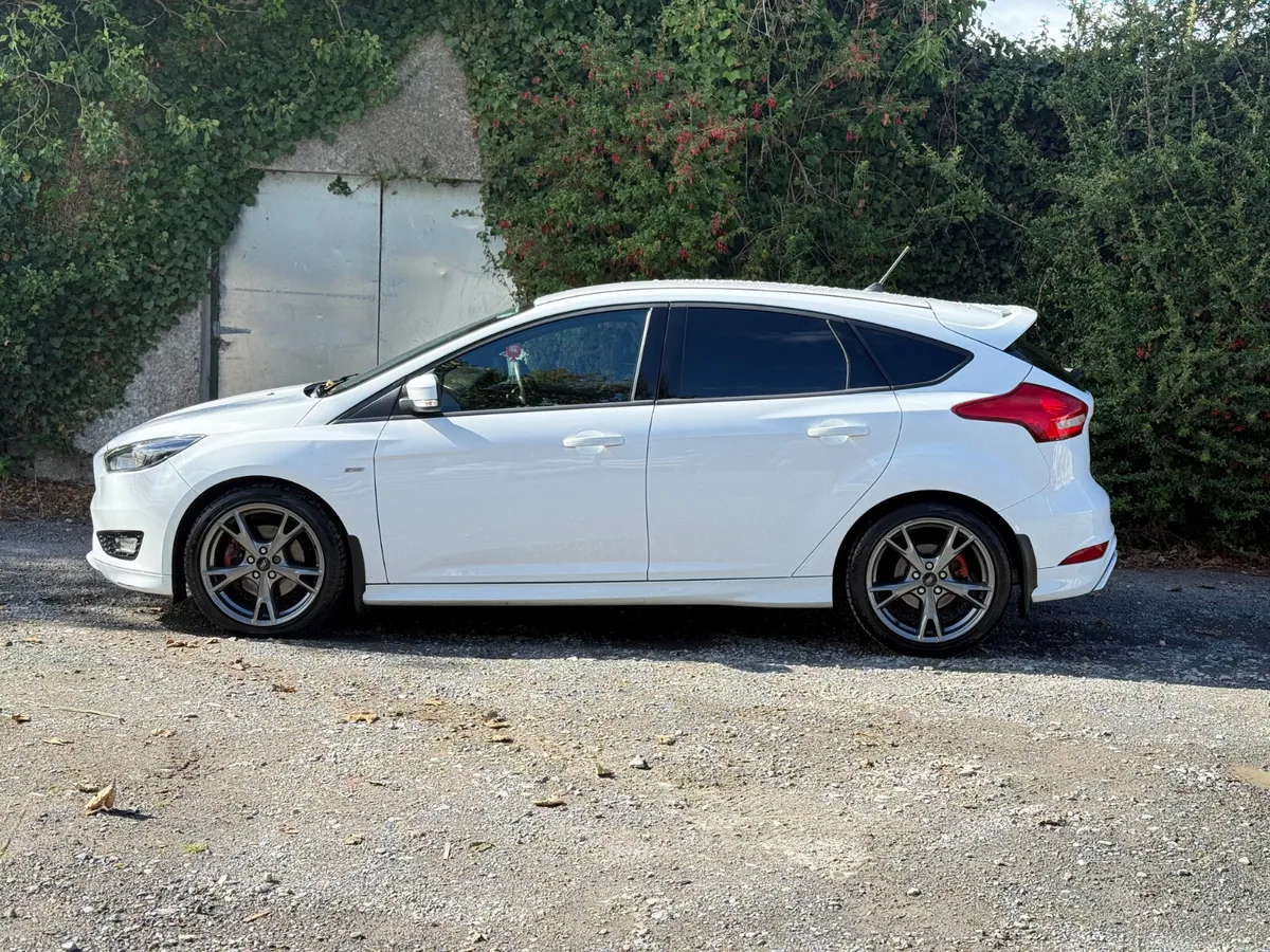 Ford Focus 181 ST-Line low Kms!!! - Image 4