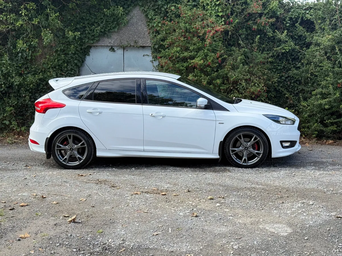 Ford Focus 181 ST-Line low Kms!!! - Image 3