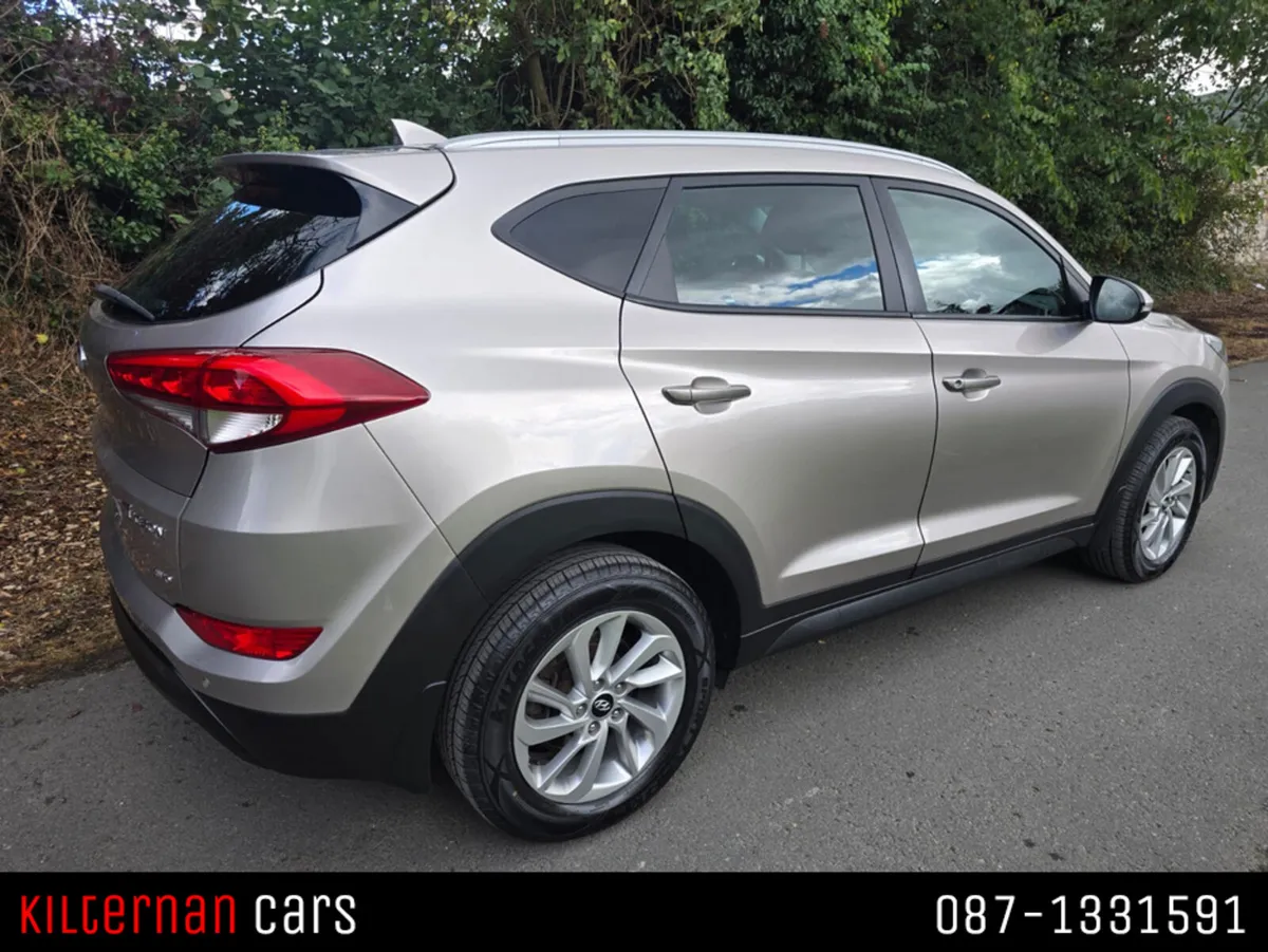 Hyundai Tucson 4WD EXECUTIVE 5DR AUTO - Image 4