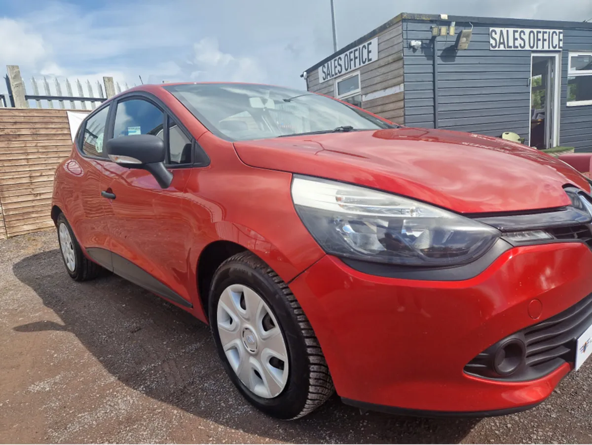 Renault Clio IV EXPRESSION 1.5 DCI 90 4DR - Image 2