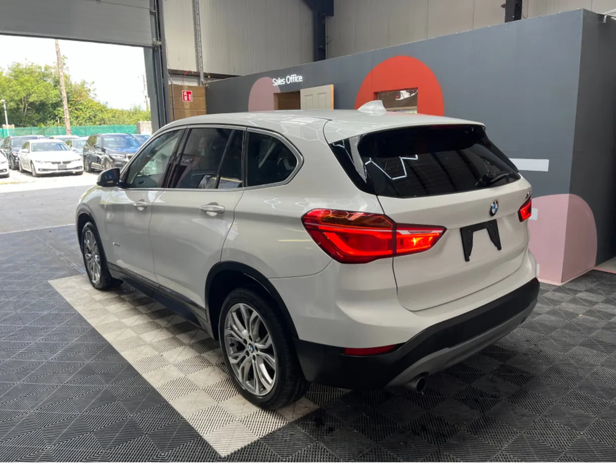 BMW X1 1.5 PETROL / 36k KMs / HEATED SEATS , REVER - Image 4