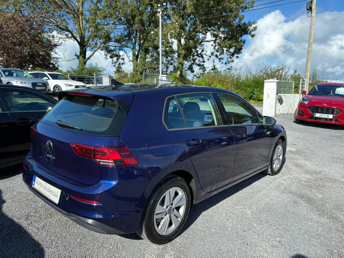 Volkswagen Golf LIFE 2.0 TDI - Image 2