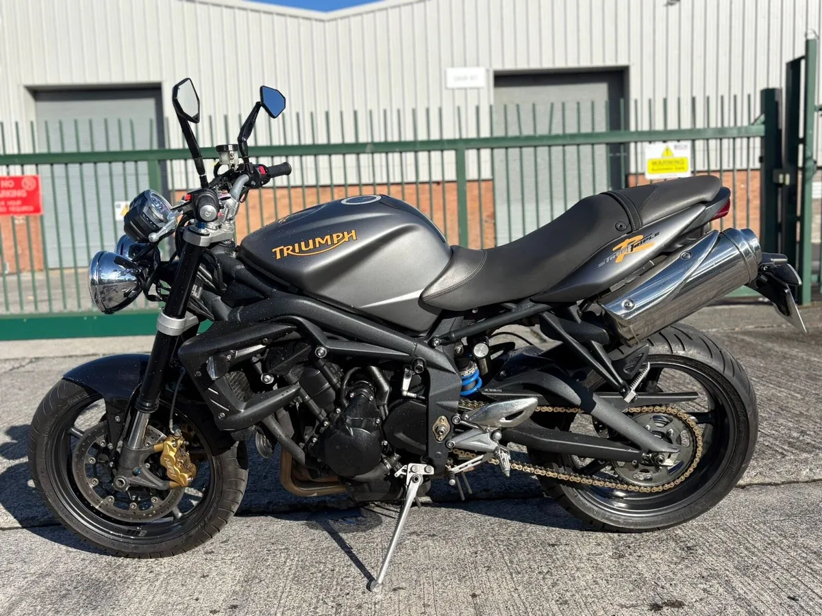 2009 TRIUMPH STREETRIPLE 675 R - Image 4