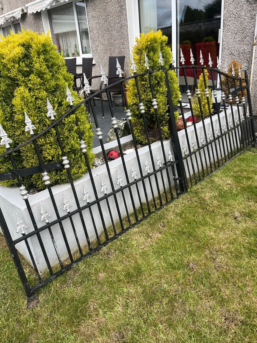 Metal Gates - Image 3