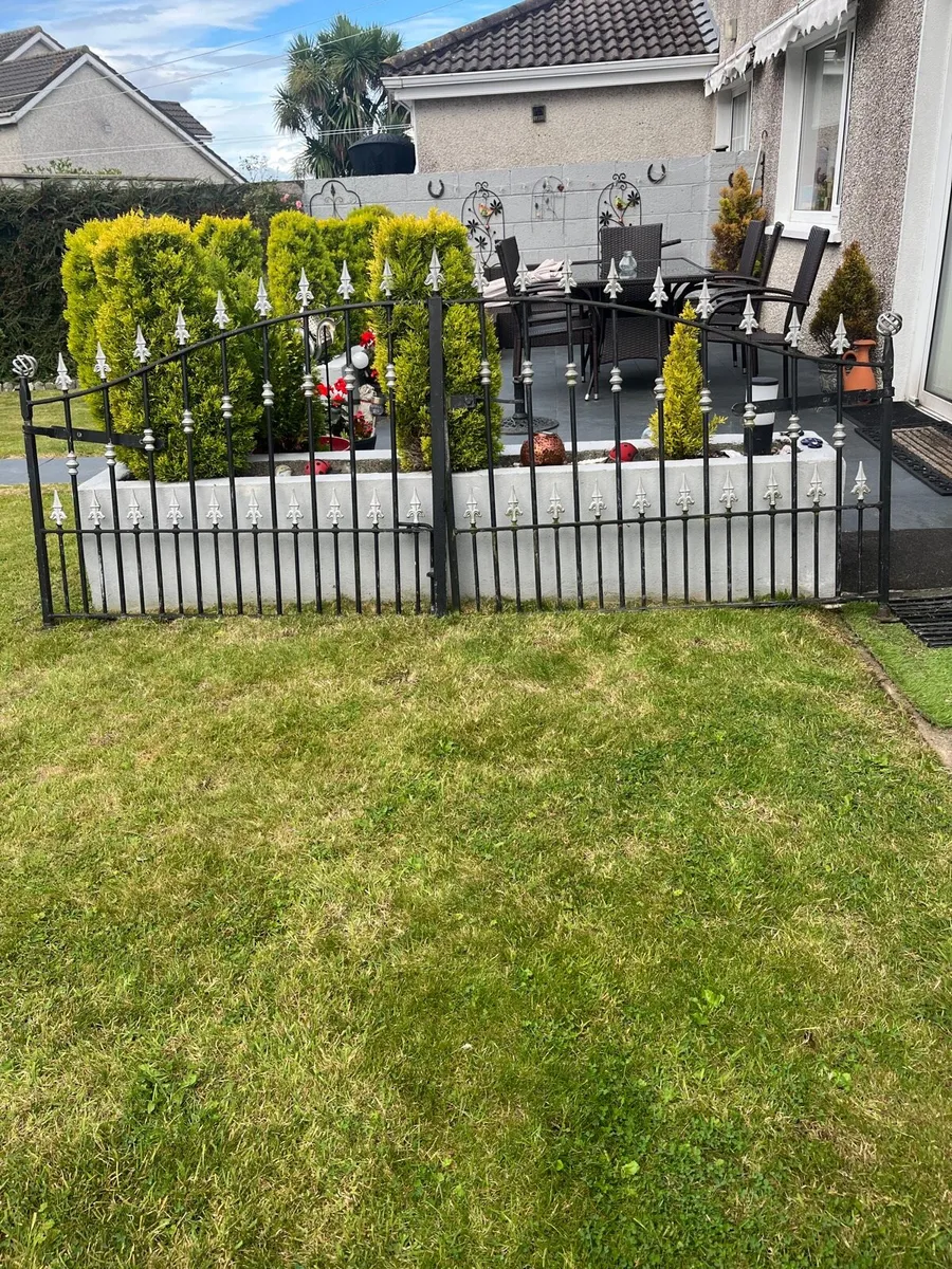 Metal Gates - Image 4