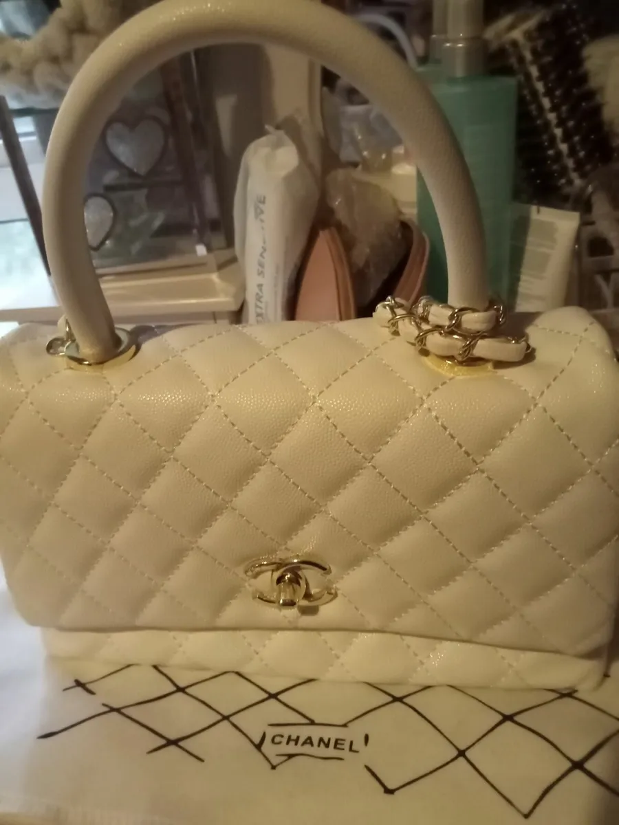 Brand New beautiful white Chanel bag - Image 1