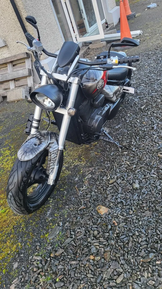Suzuki Intruder Custom - Image 4