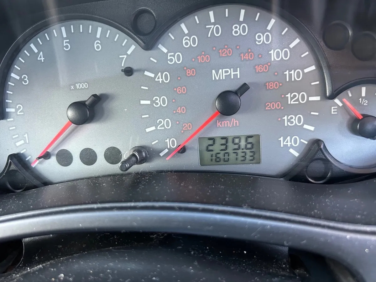 Ford Focus 2004 - Image 2