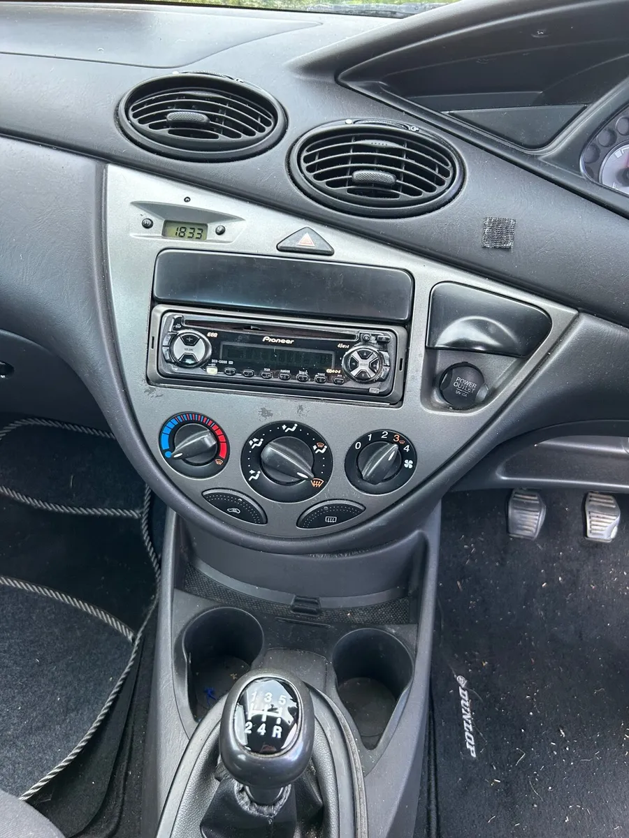 Ford Focus 2004 - Image 3