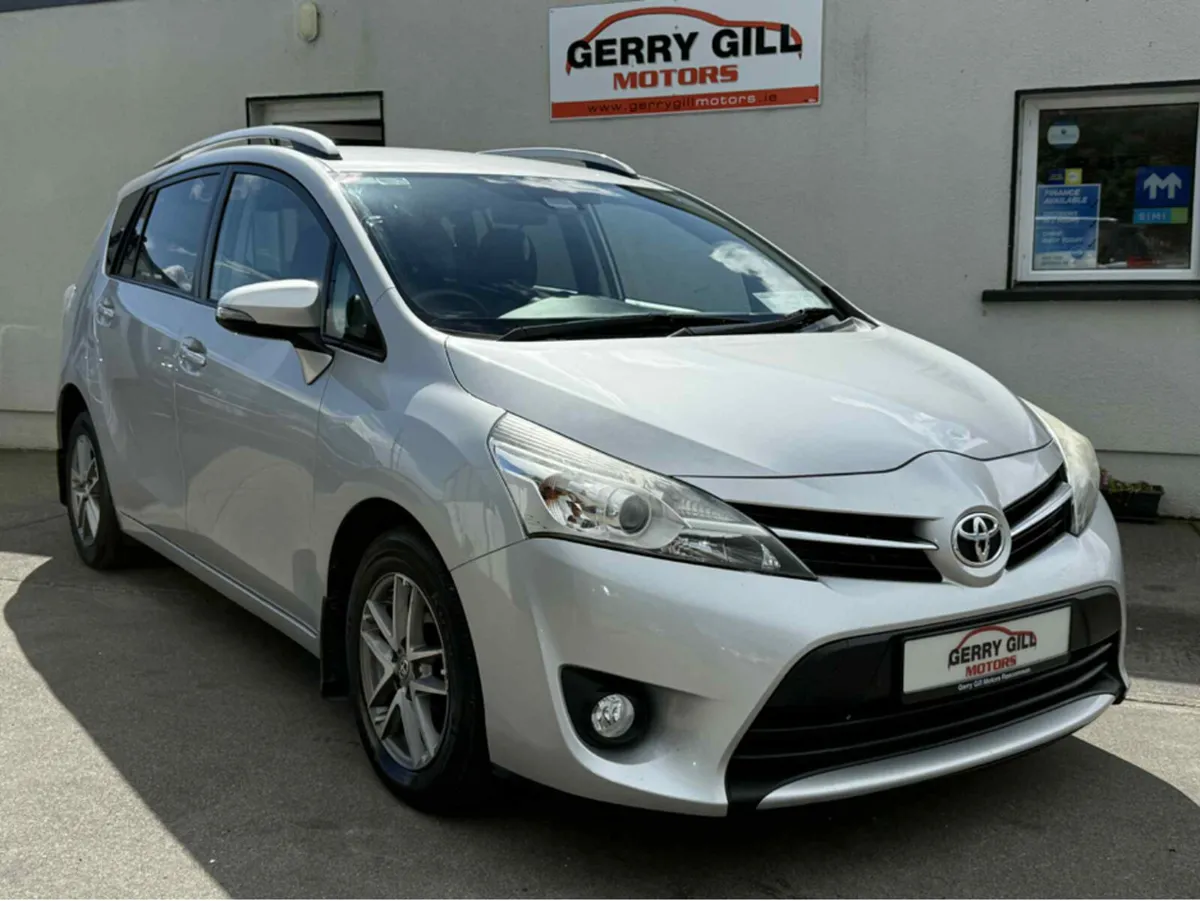 Toyota Verso 1.6 D AURA 7S 4DR  ** 7 SEATER ** - Image 1