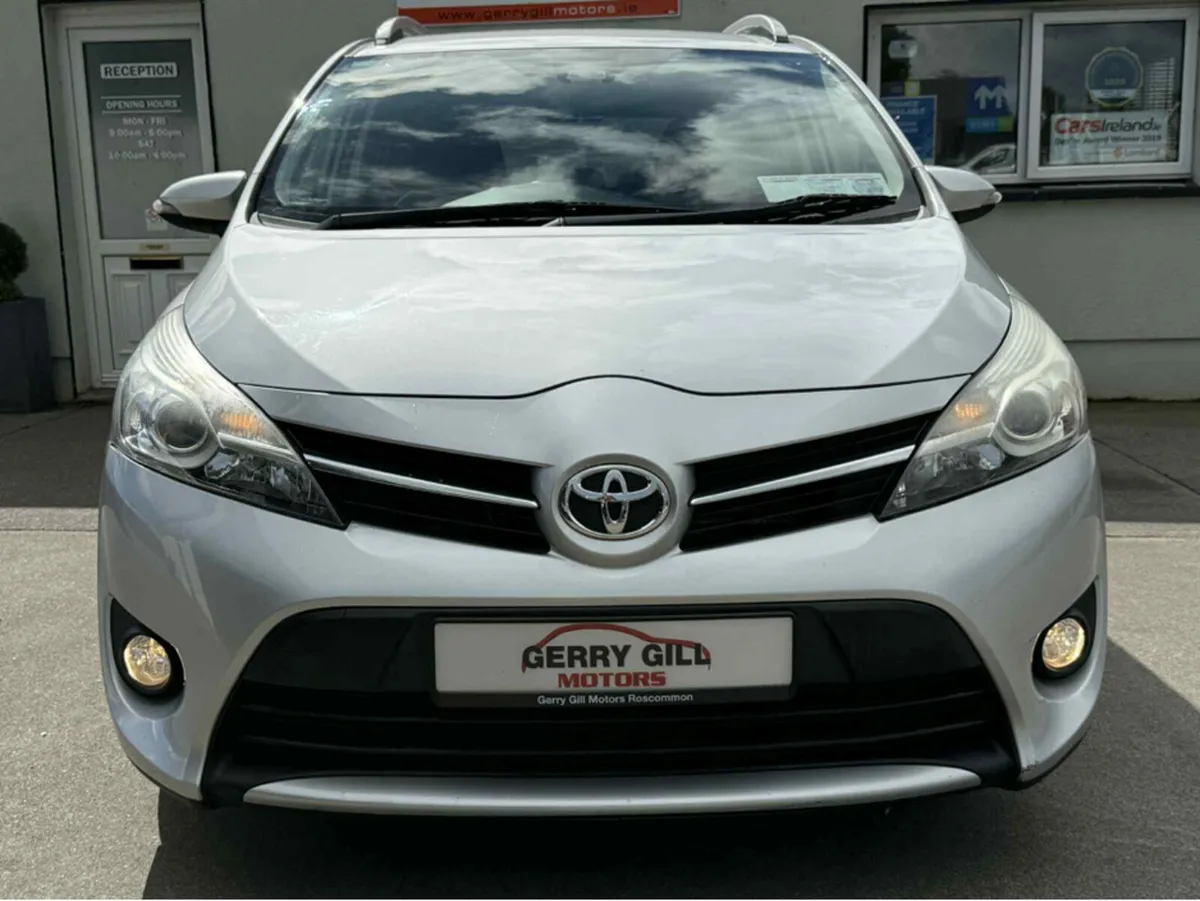 Toyota Verso 1.6 D AURA 7S 4DR  ** 7 SEATER ** - Image 2