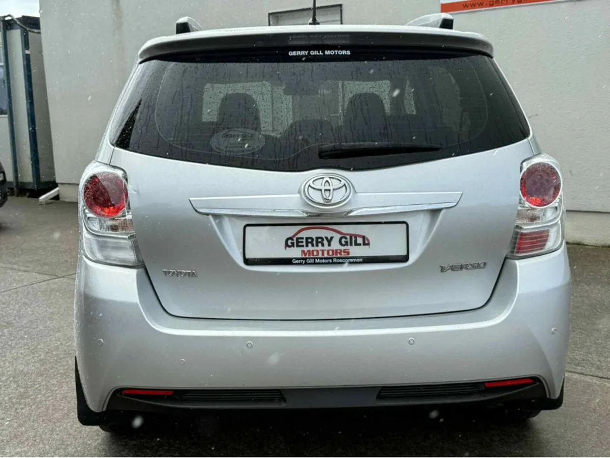 Toyota Verso 1.6 D AURA 7S 4DR  ** 7 SEATER ** - Image 4