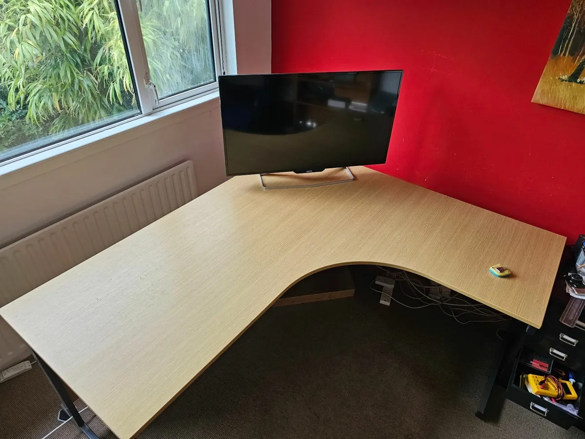 Large office desk - Image 4