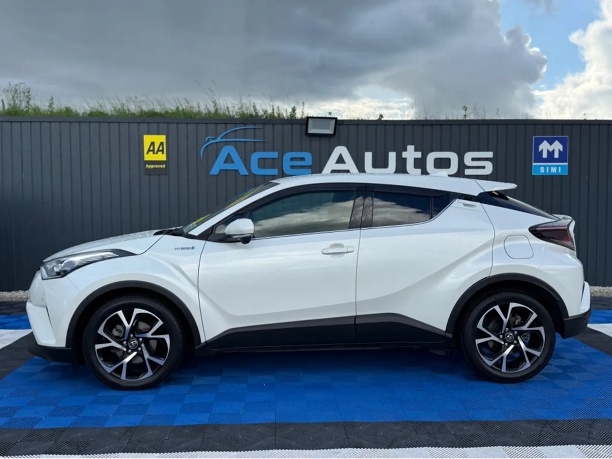 Toyota C-HR LUNA SPORT - 1.8 PETROL HYBRID - AUTO - Image 4