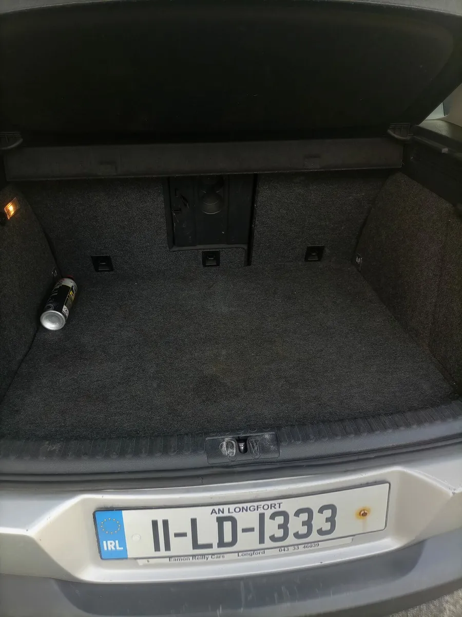 Volkswagen Tiguan 2011 - Image 3