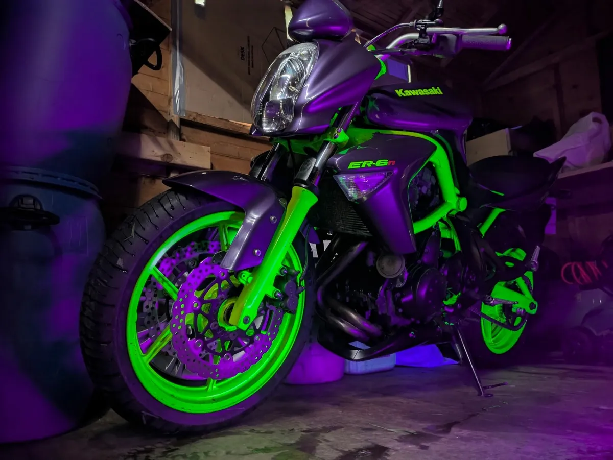 Kawasaki ER-6n - Image 1