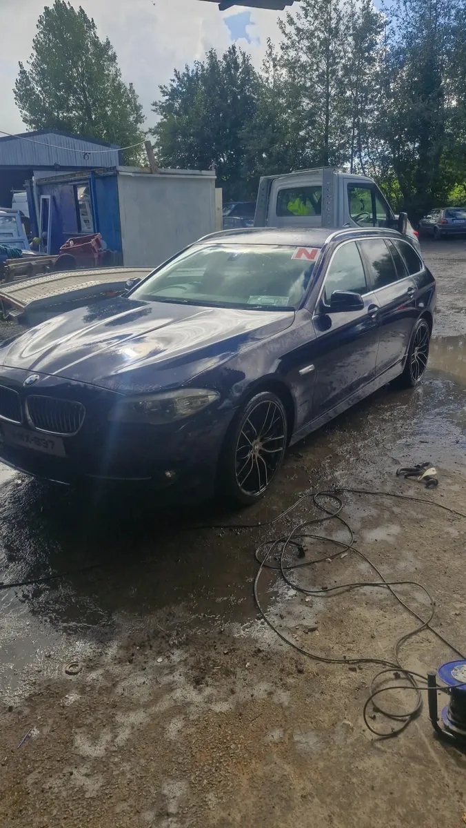 BMW 5-Series 2011 - Image 4