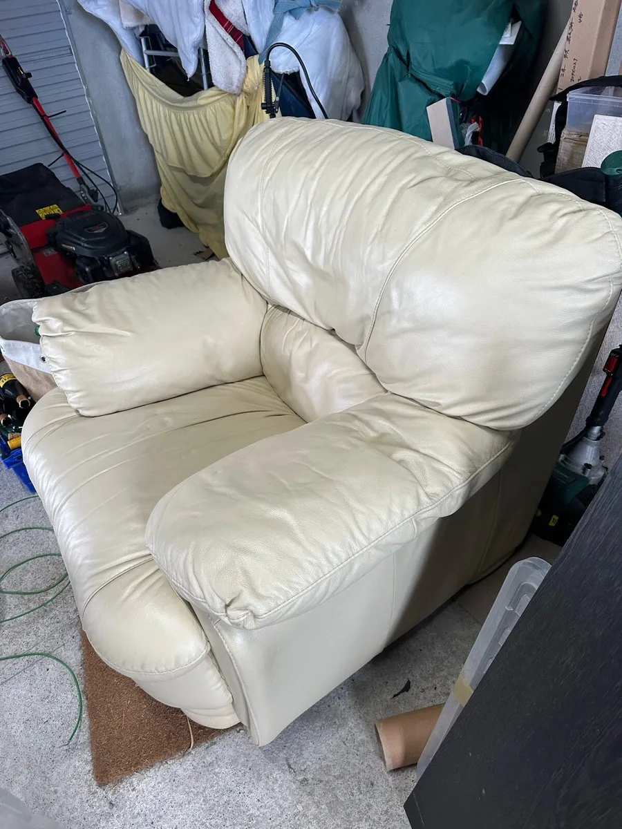 Couch - Image 2