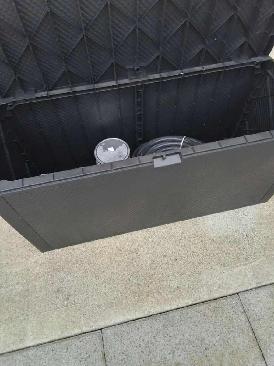 270 lt Garden storage - Image 2