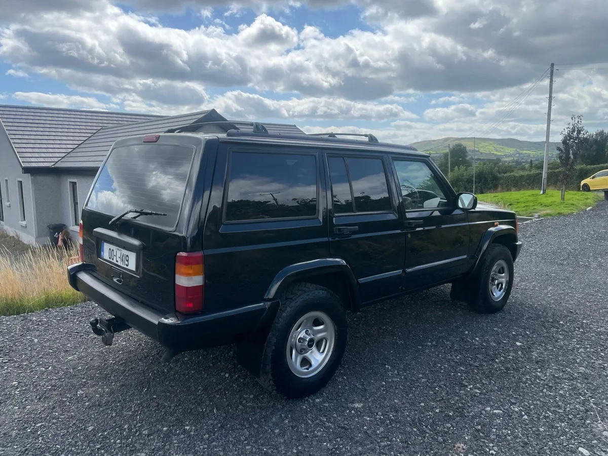 Jeep Cherokee - Image 4