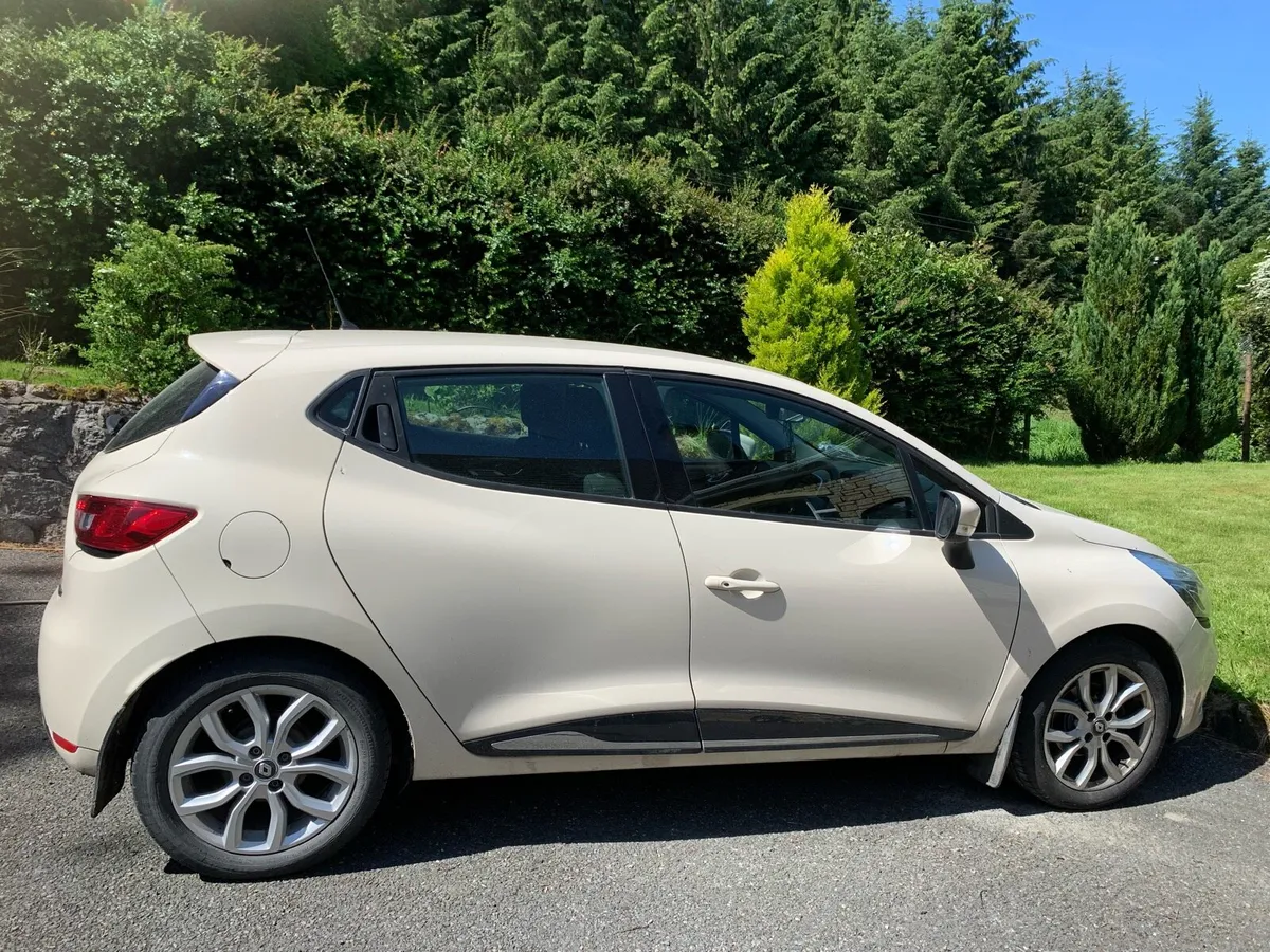 Renault Clio - Image 1