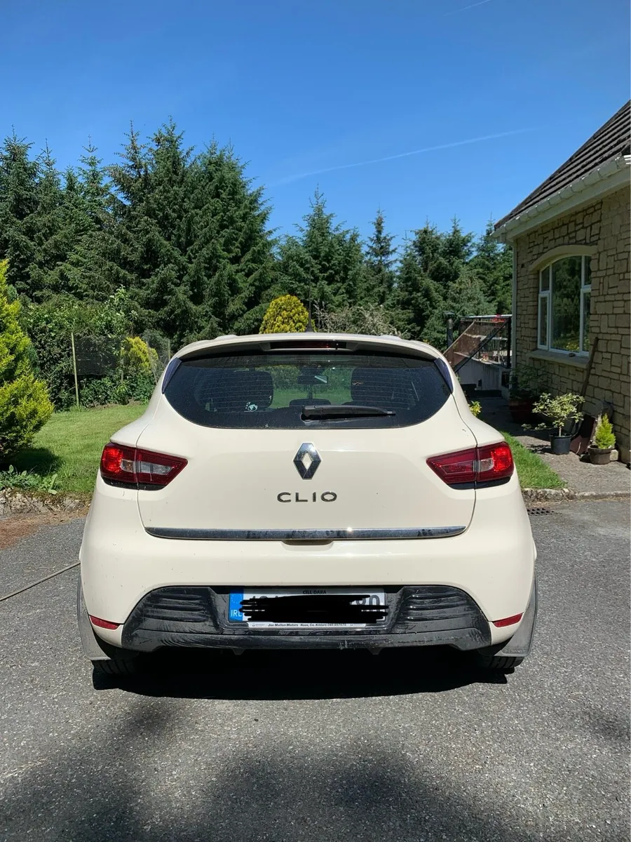 Renault Clio - Image 2