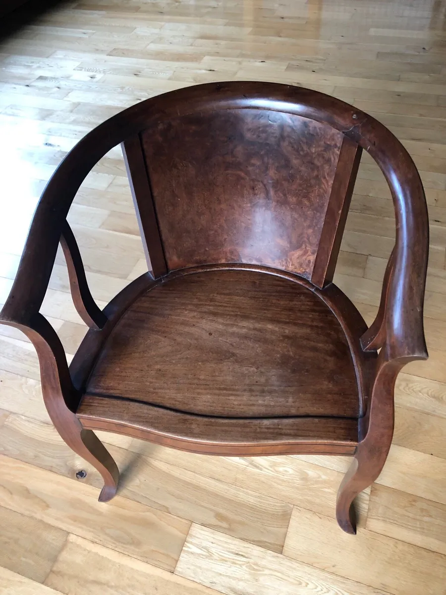 Captains chairs - Image 1