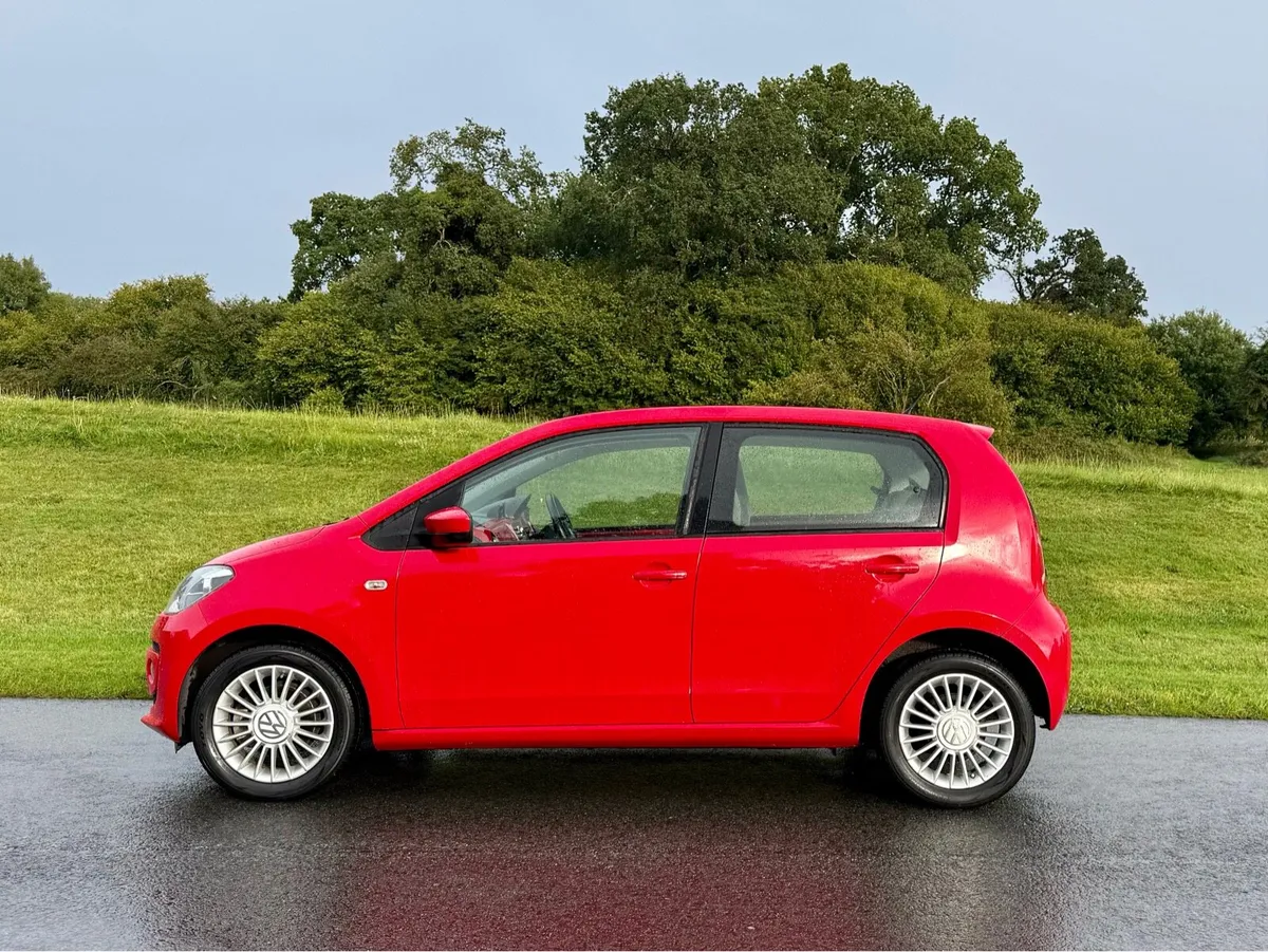 ✅ €6995 ✅ ⭐️Automatic⭐️ VW UP High Spec Low Miles - Image 3