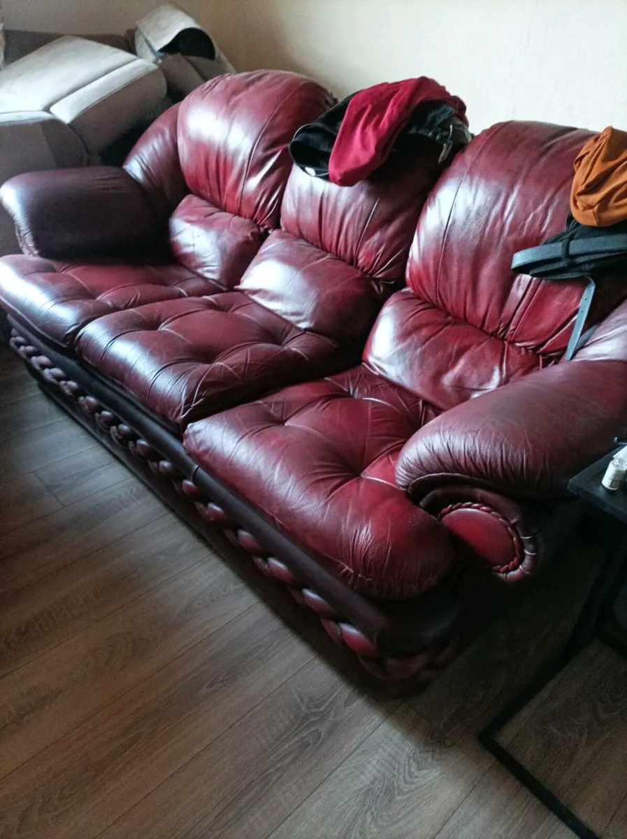 Arm chairs red leather and sofa 3+1+1 seaters - Image 3