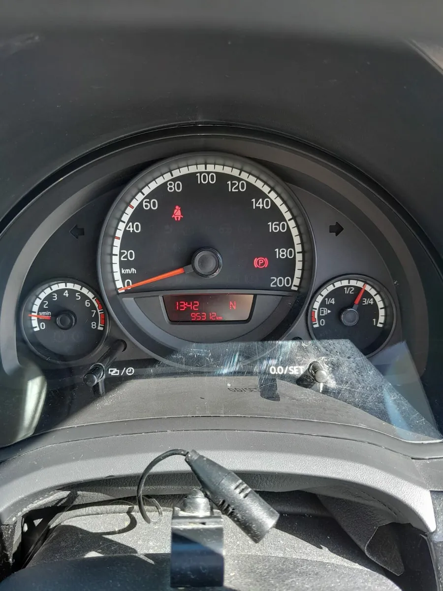 Volkswagen Up - Image 4